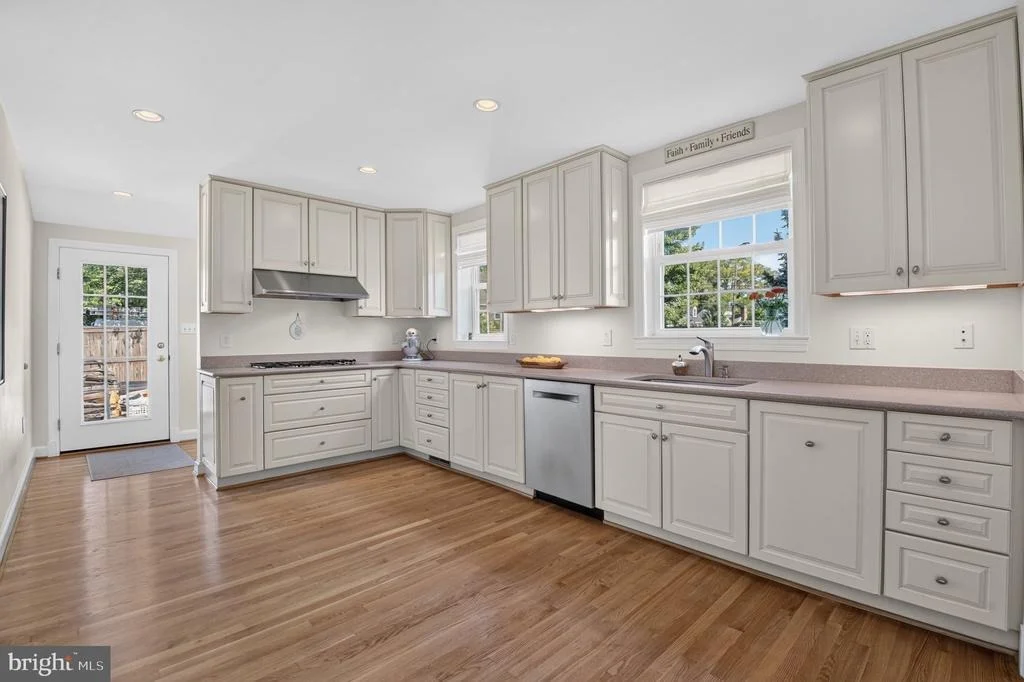 Photo of 104 WILLIAMSBURG DRIVE