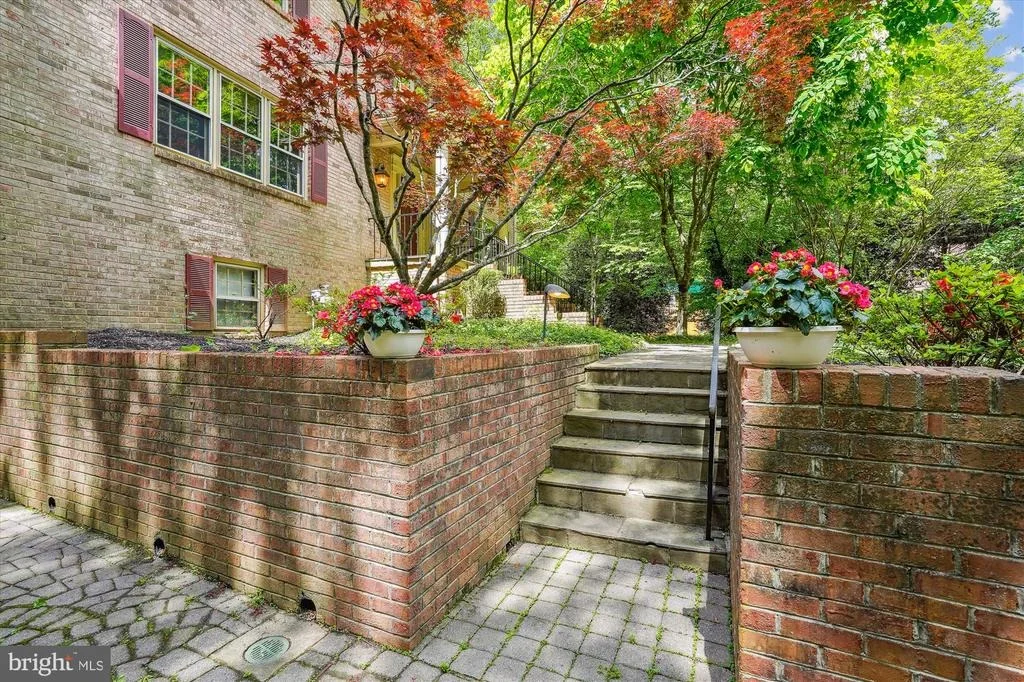 Photo of 7621 BURFORD DRIVE