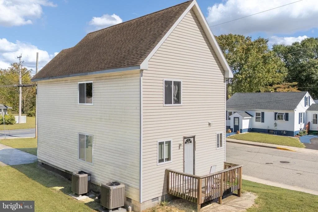 Photo of 1176 W 6TH STREET