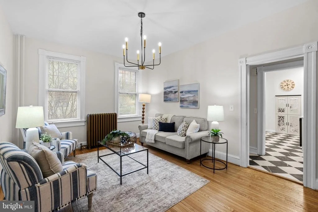 Photo of 702 DEEPDENE ROAD