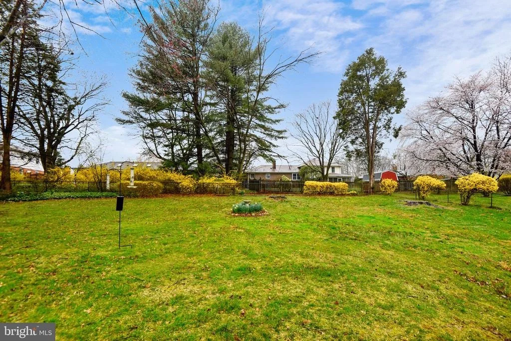 Photo of 3913 QUEEN MARY DRIVE