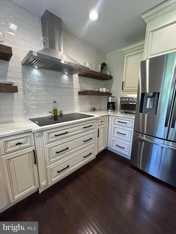 Photo of 902 N ISLAND ROAD