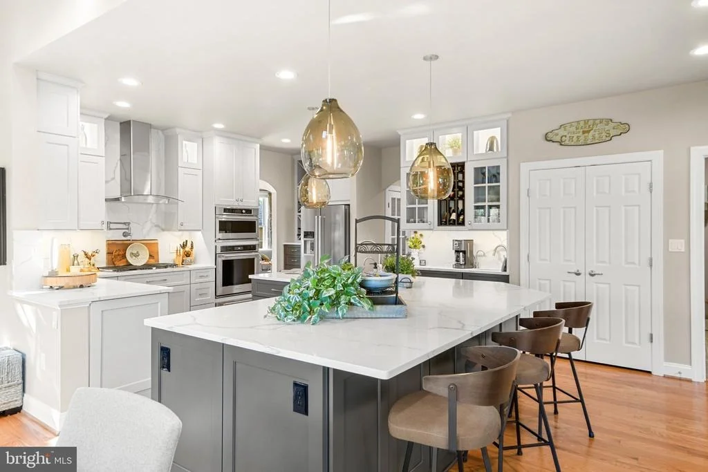 Photo of 4606 MOCKINGBIRD LANE