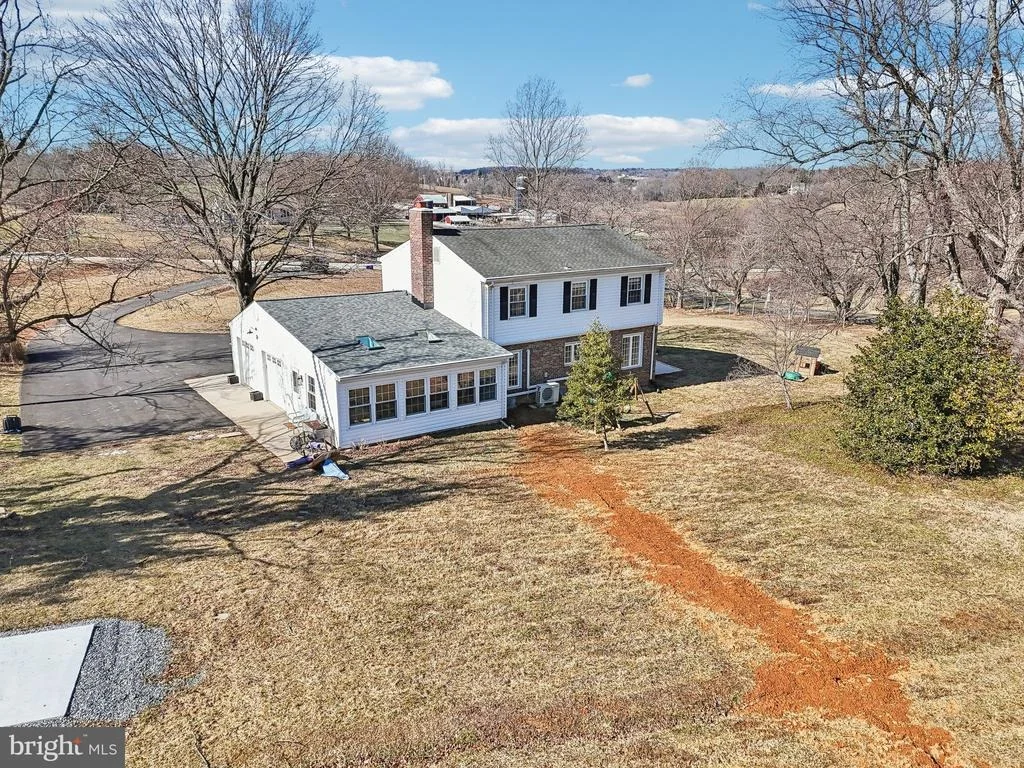 Photo of 2139 DAISY ROAD