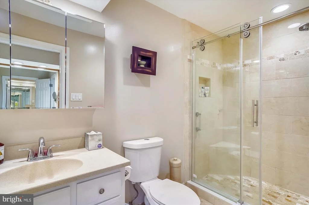 Photo of 2410 HENSLOWE DRIVE