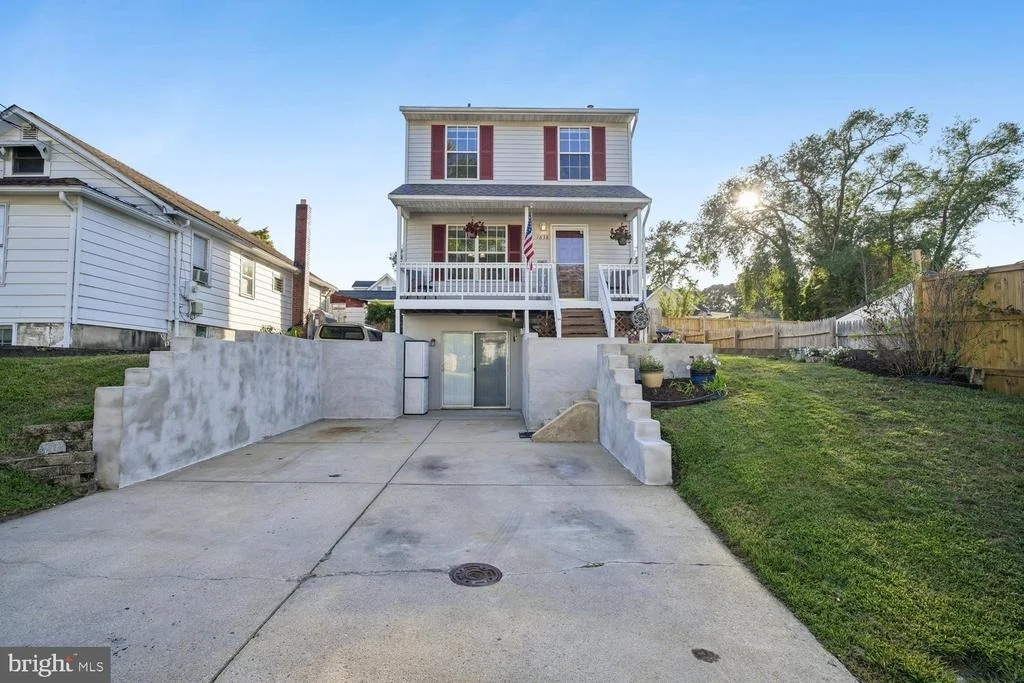 Photo of 1638 MIDLAND ROAD