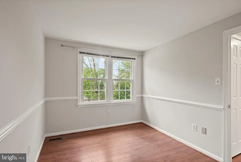 Photo of 2592 JOHN MILTON DRIVE