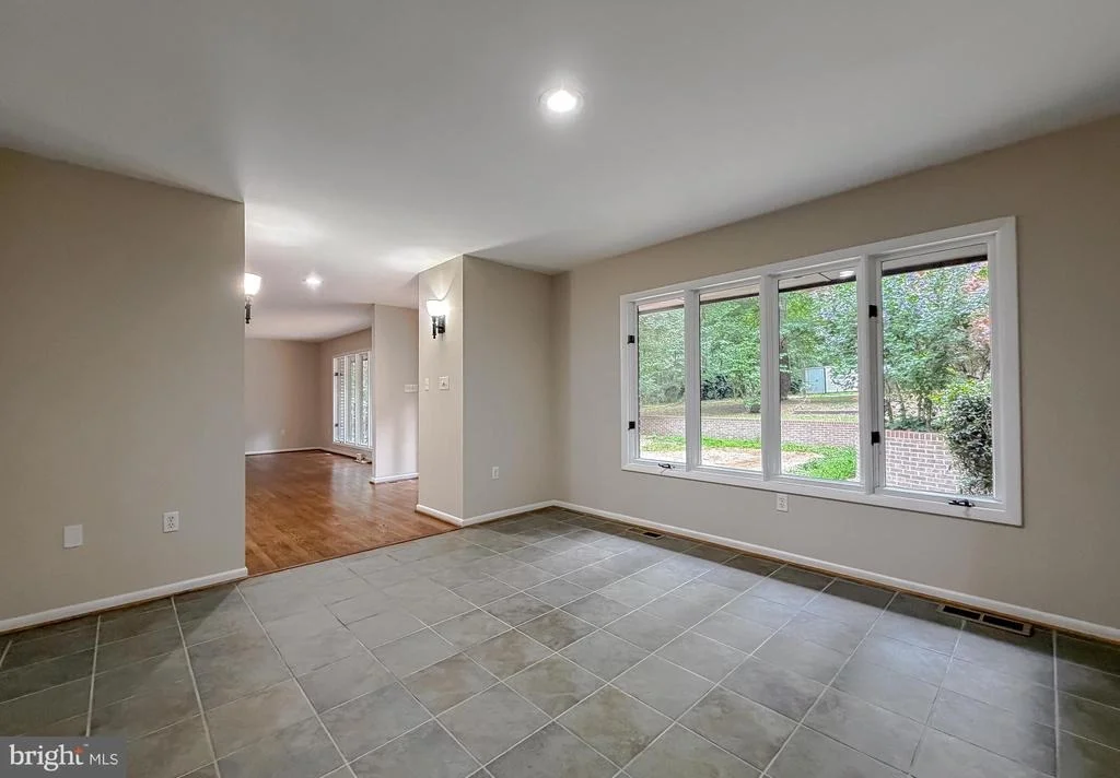 Photo of 8425 MAUSEN LANE