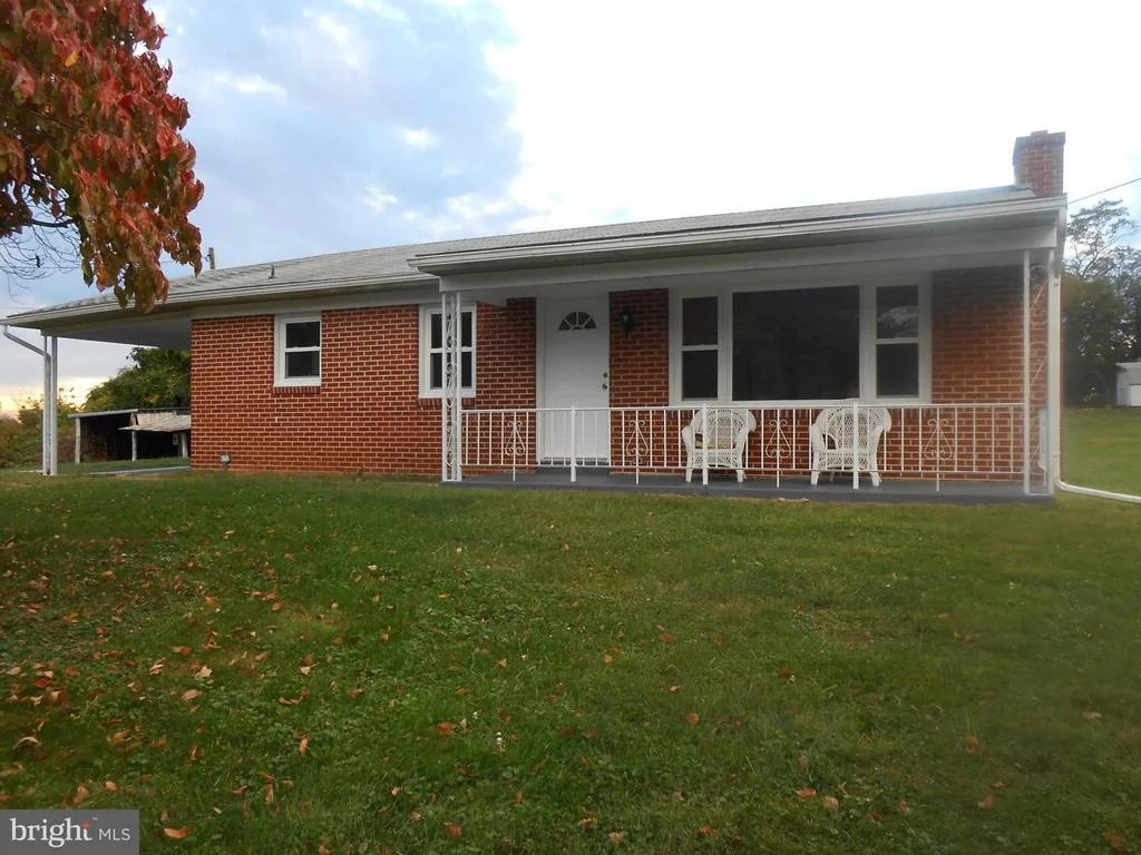 Photo of 6212 APPLETOWN ROAD