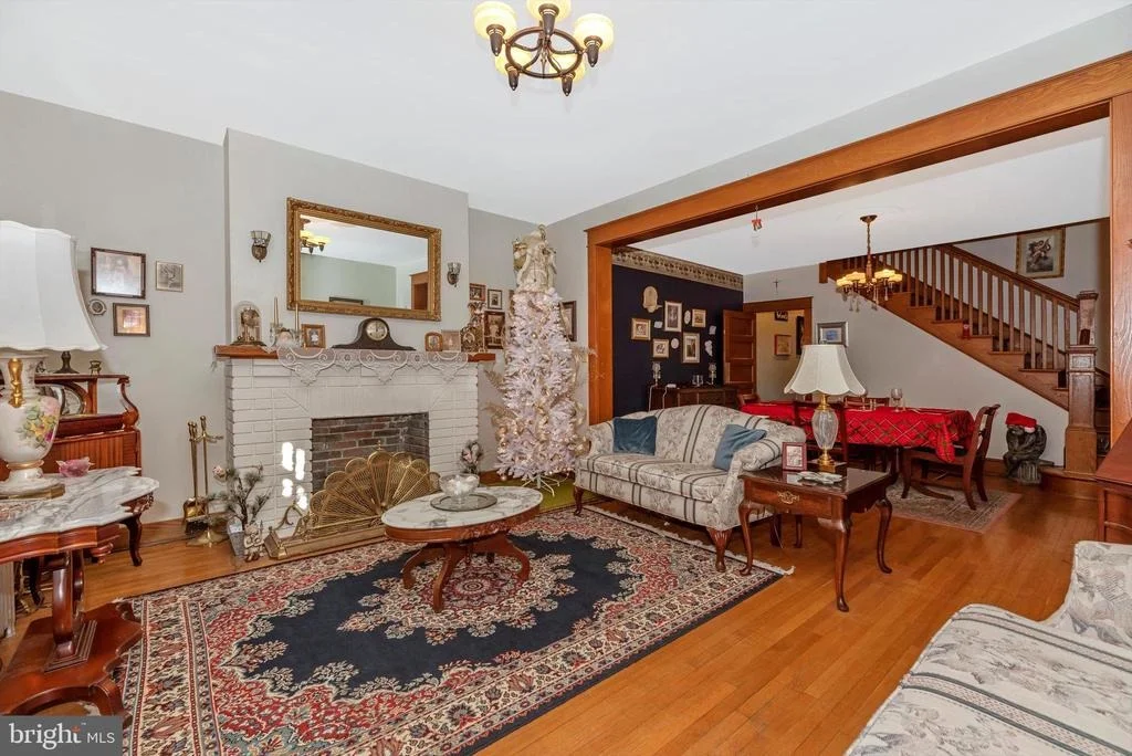 Photo of 24 COLLEGE AVENUE