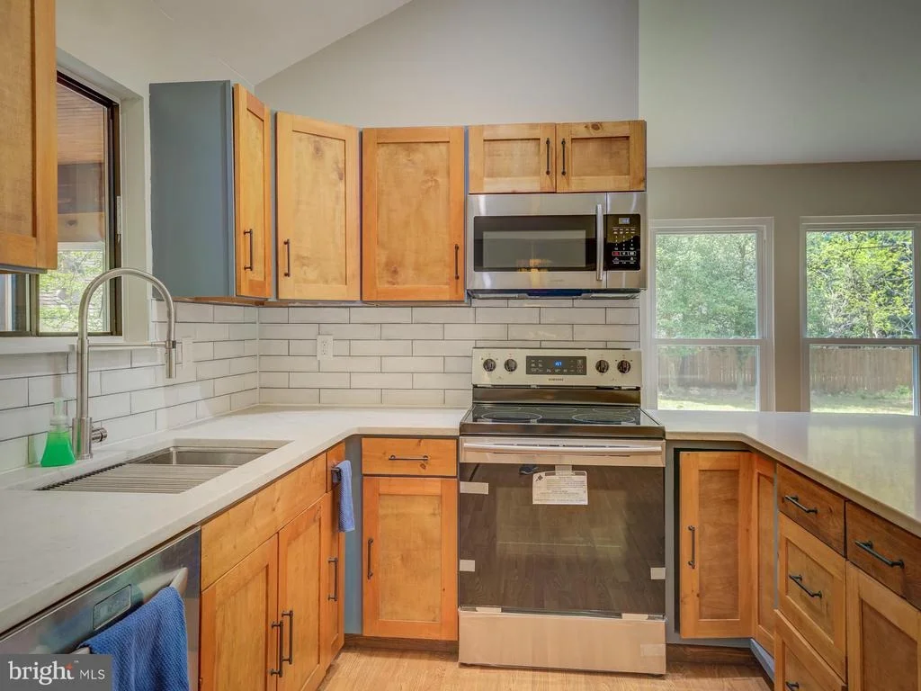 Photo of 370 WILETT DRIVE
