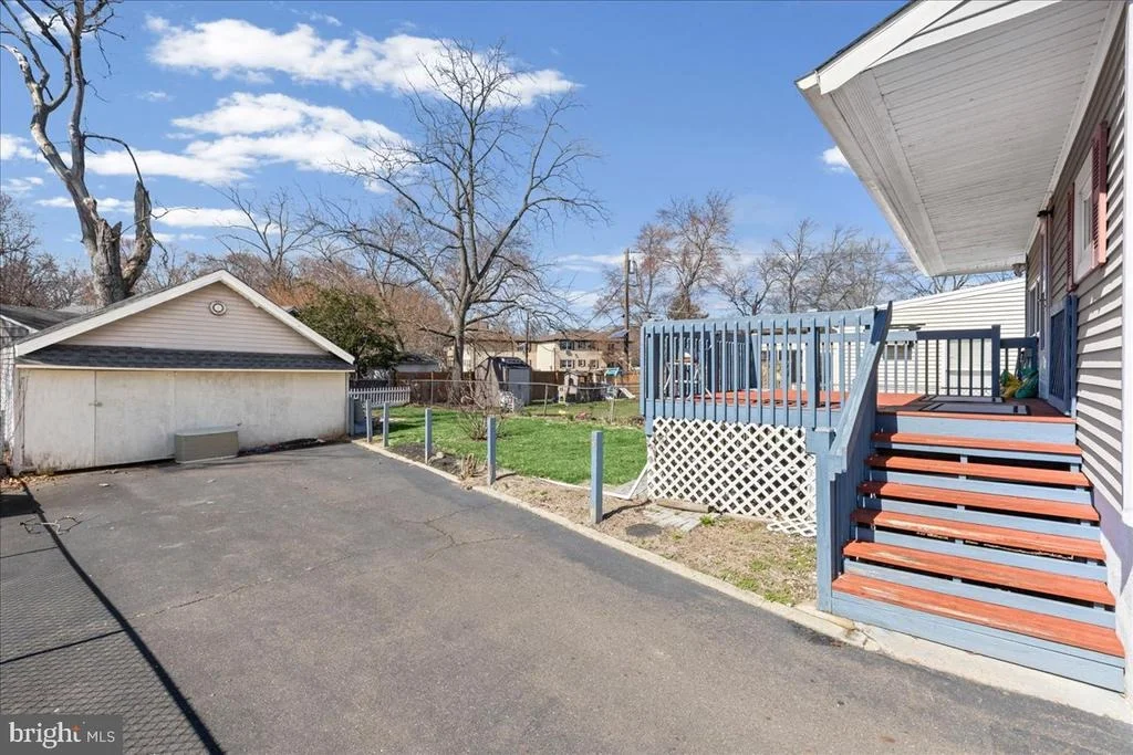 Photo of 21 BUTTONWOOD DRIVE