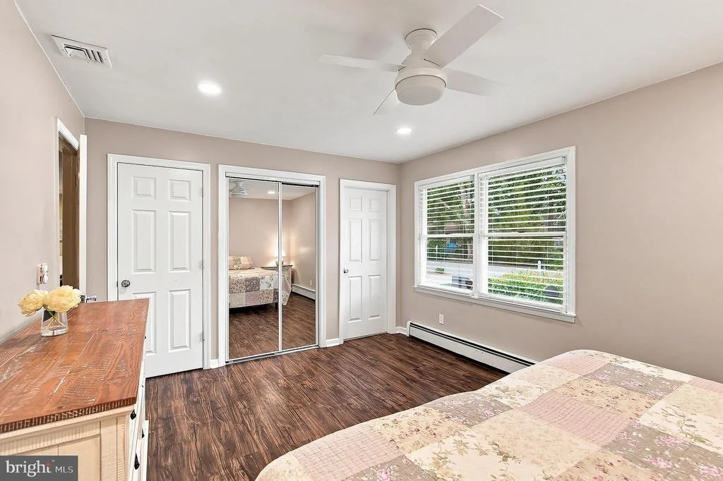 Photo of 2215 LONGWOOD DRIVE