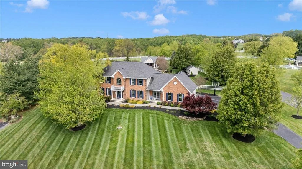 Photo of 6170 CHALLEDON CIRCLE