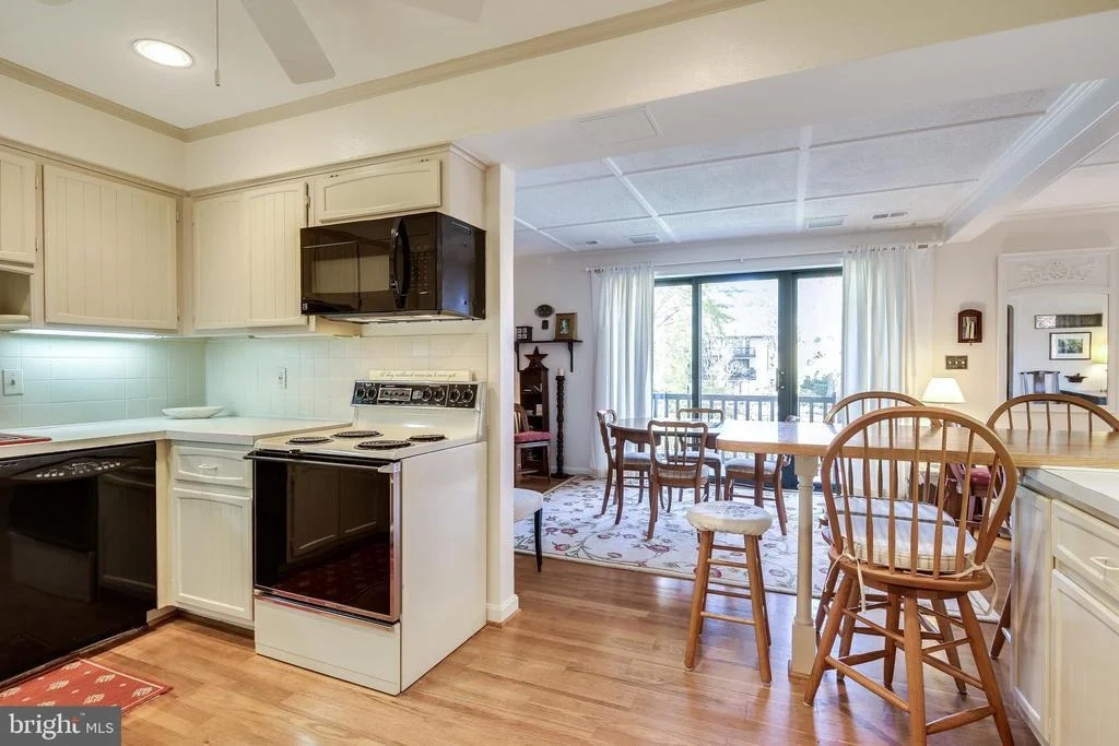 Photo of Unit 4 at 10077 WINDSTREAM DRIVE