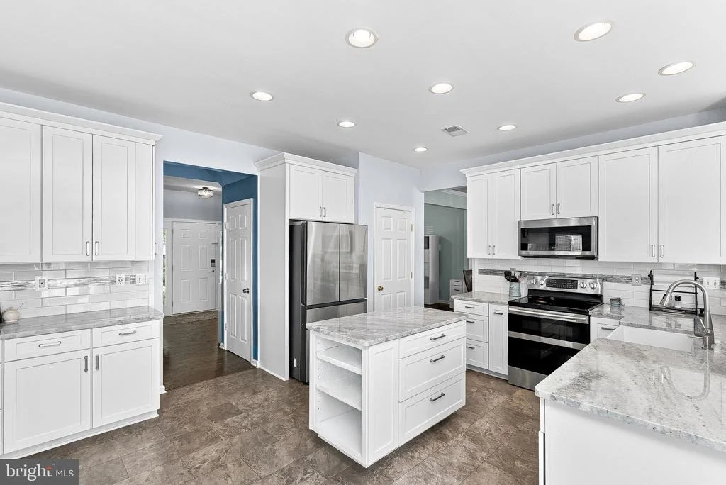 Photo of 945 DEVONSHIRE CIRCLE