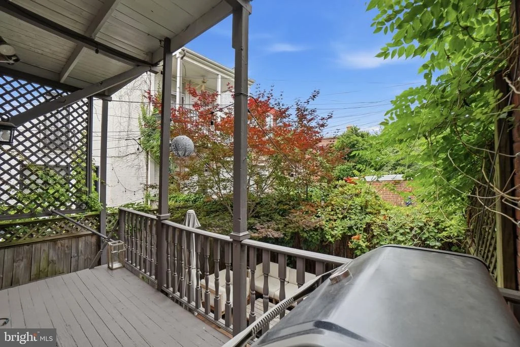 Photo of 210 8TH STREET SE