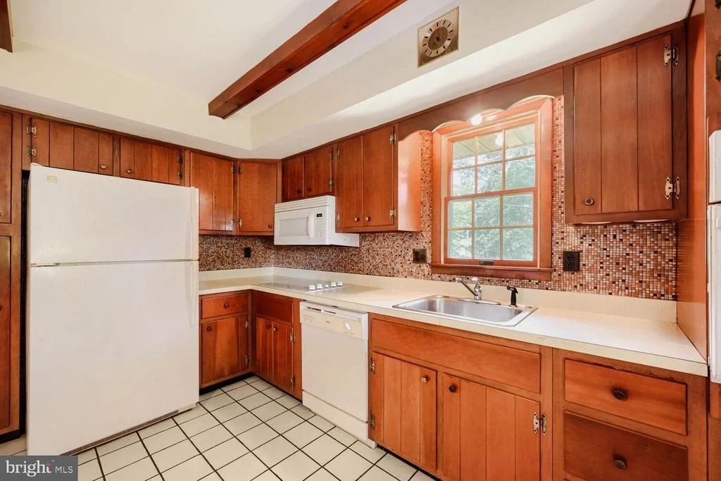 Photo of 304 PINE CIRCLE