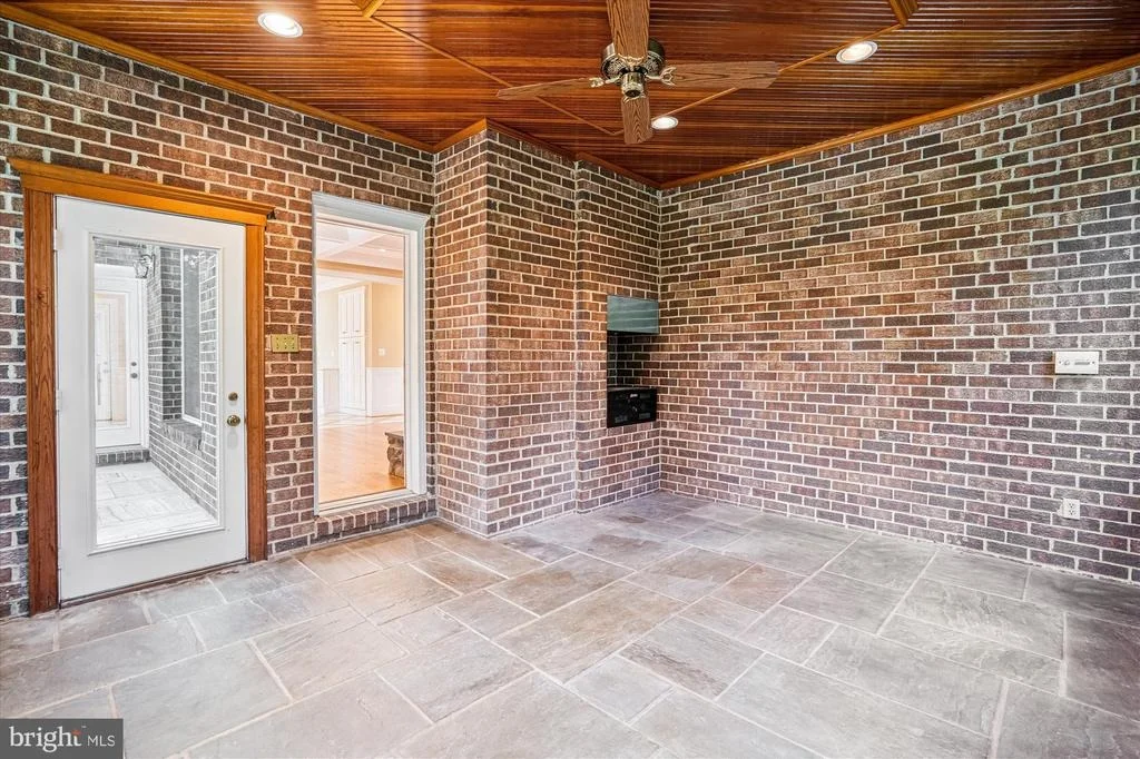 Photo of 8849 TUCKERMAN LANE