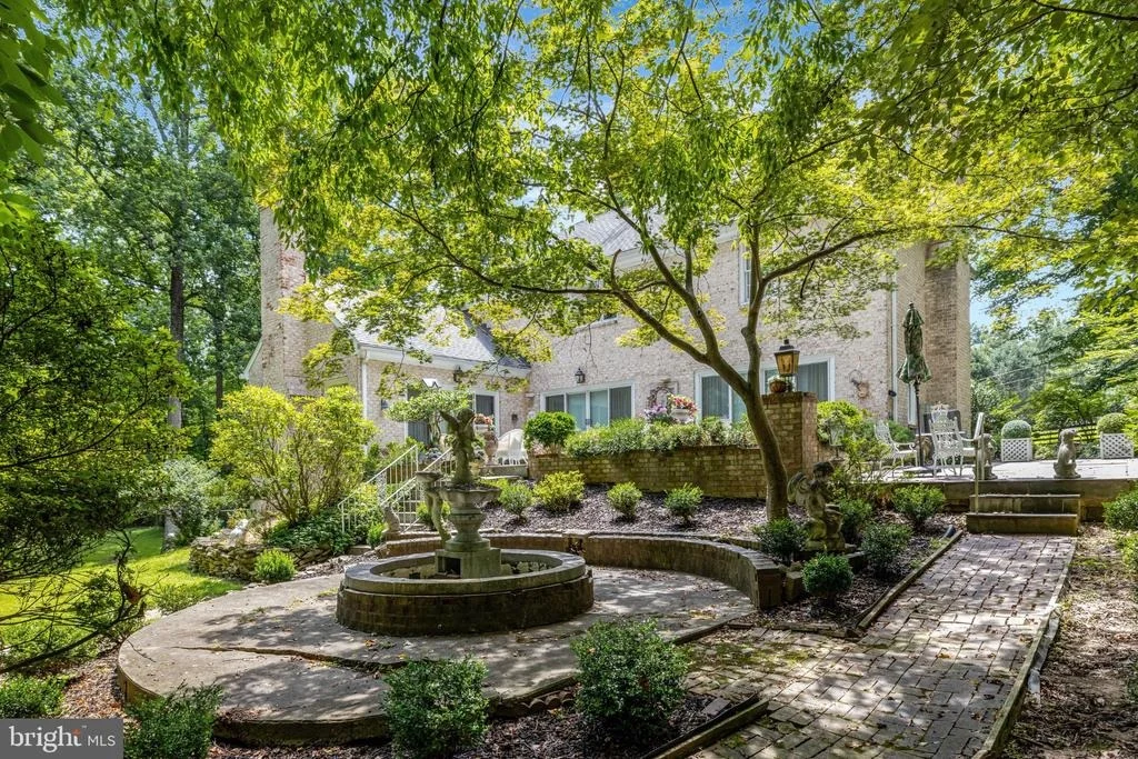 Photo of 9185 OLD DOMINION DRIVE
