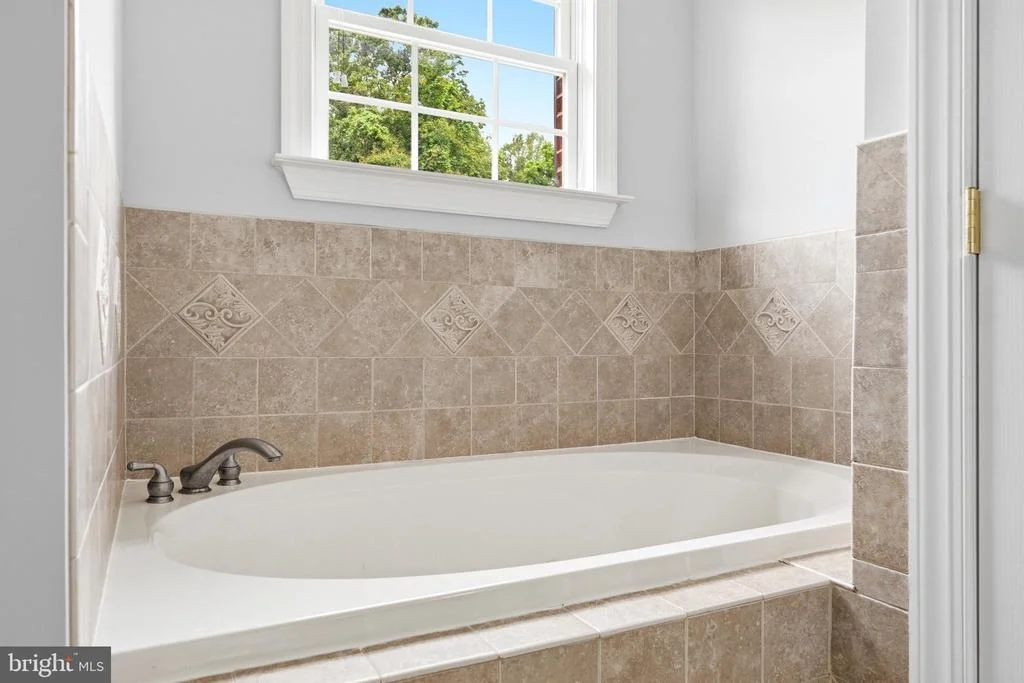 Photo of 4570 HAWTHORNE ROAD