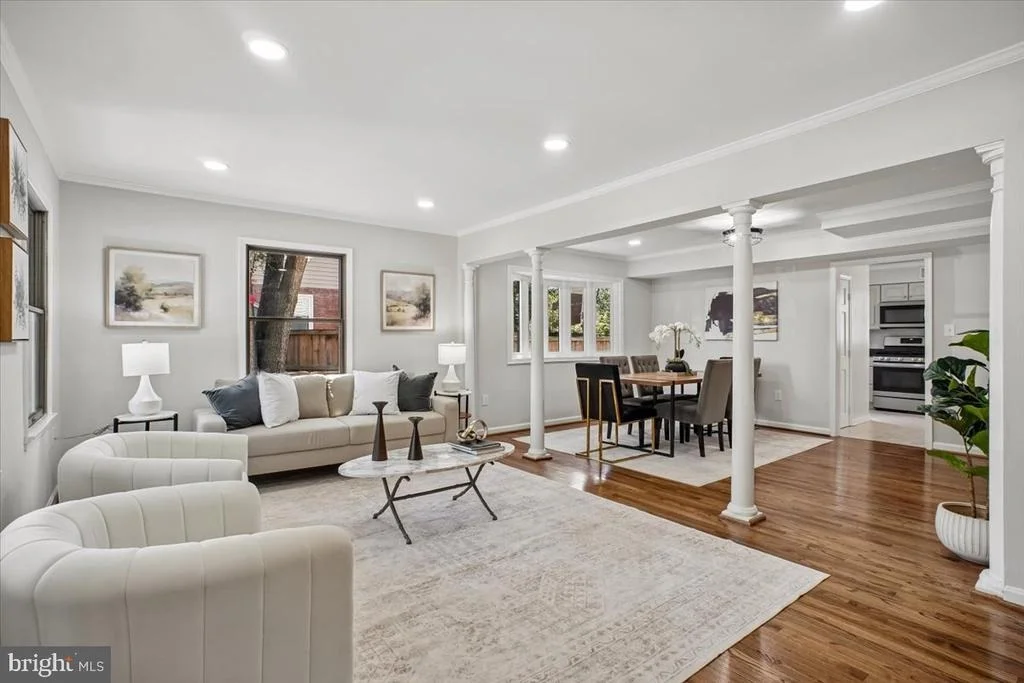 Photo of 6016 WILLIAMSBURG ROAD