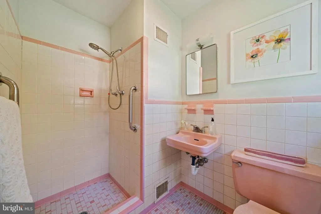 Photo of 11809 COLLINS DRIVE