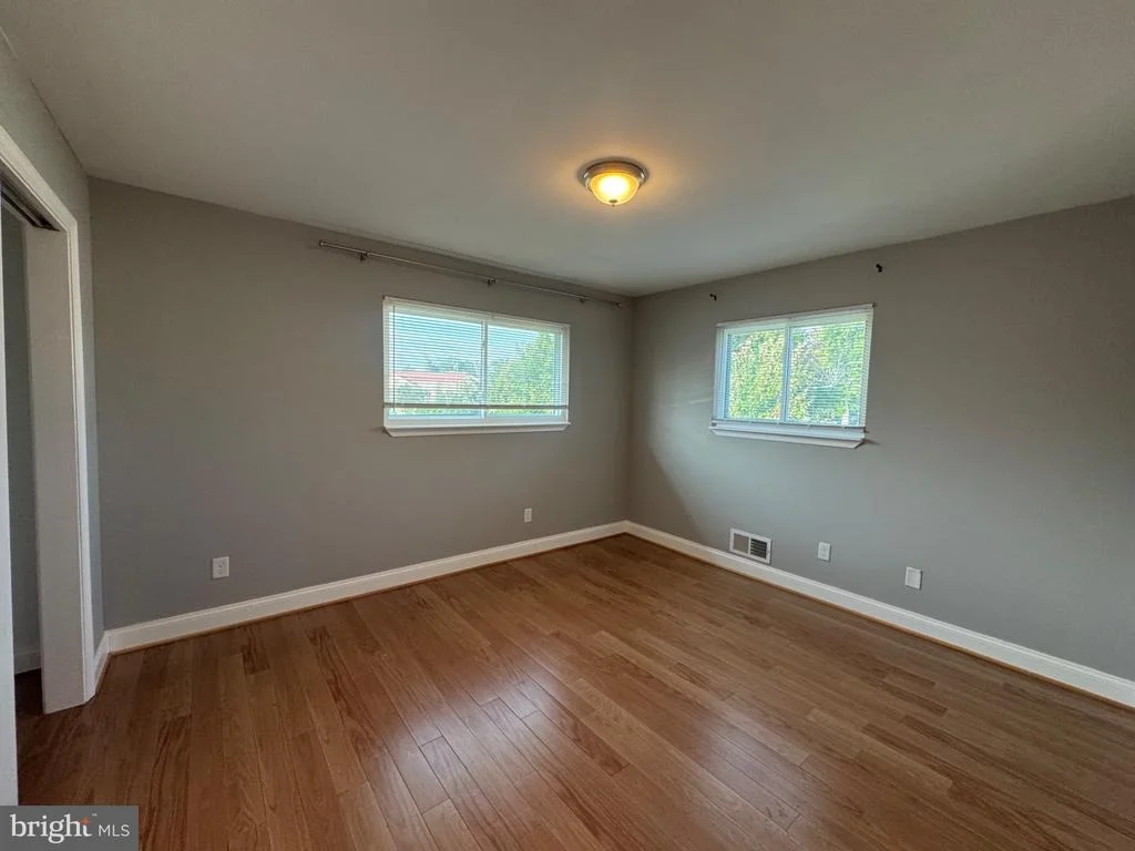 Photo of 1952 FOREST DRIVE