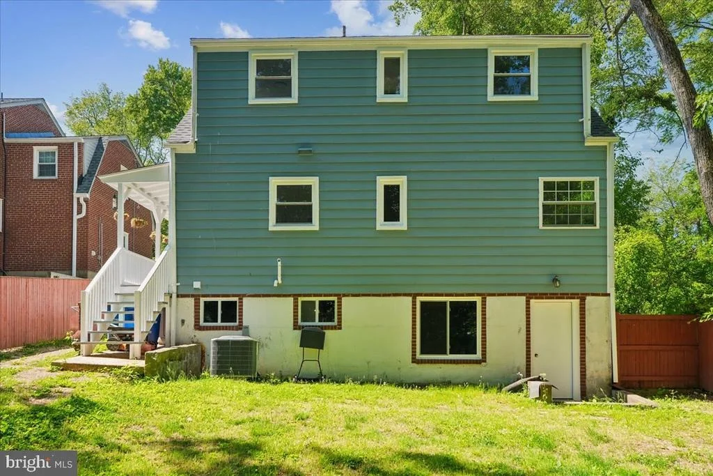 Photo of 11209 MIDVALE ROAD