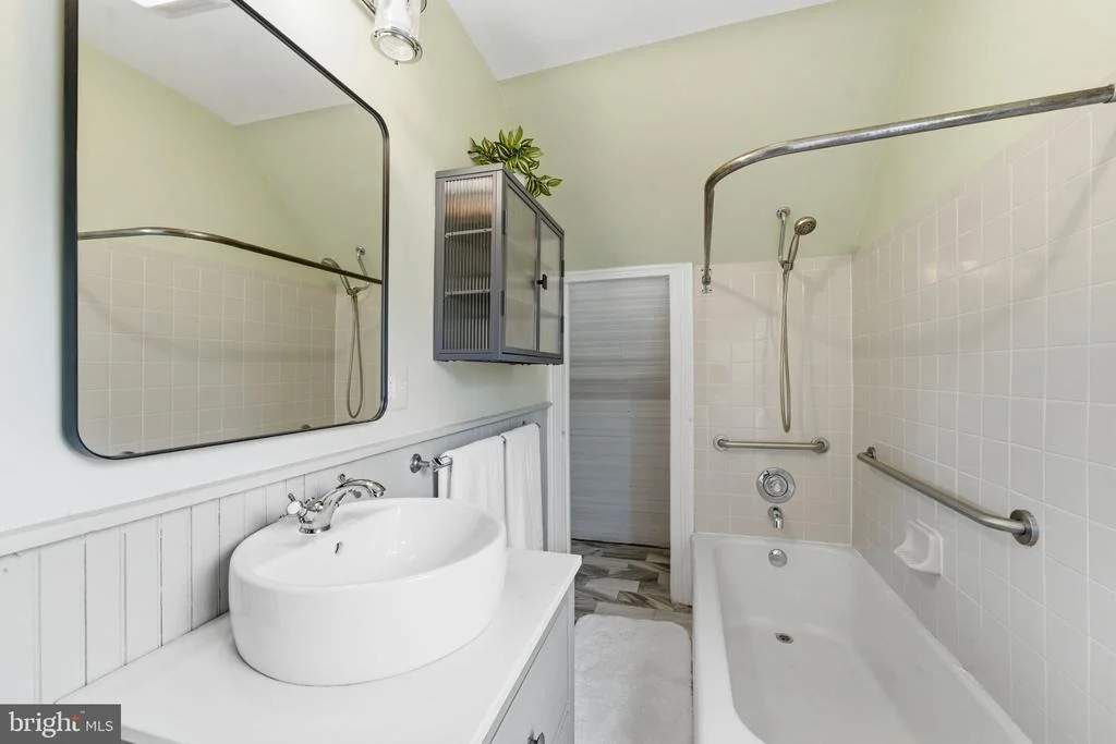 Photo of 1106 MONROE STREET
