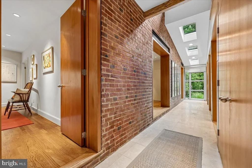Photo of 1212 WOODSIDE PARKWAY