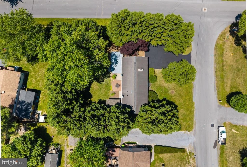 Photo of 100 HUNTCREST CIRCLE