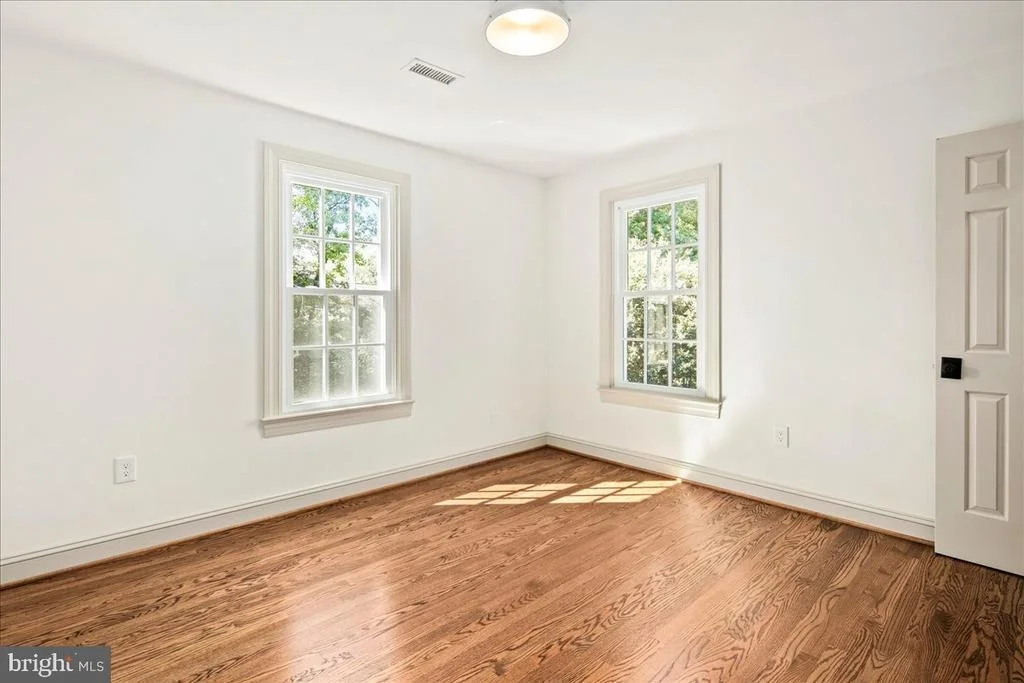 Photo of 9020 BEATTY DRIVE