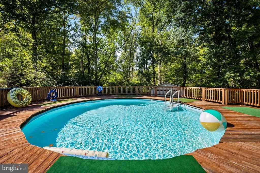 Photo of 410 STONEY TERRACE