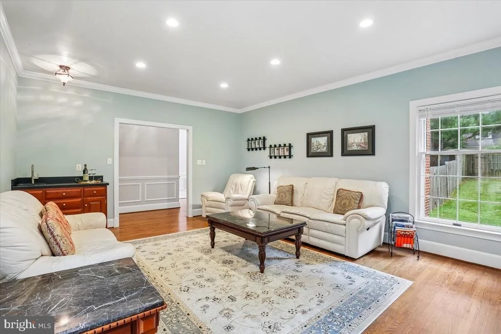 Photo of 899 LINGANORE DRIVE