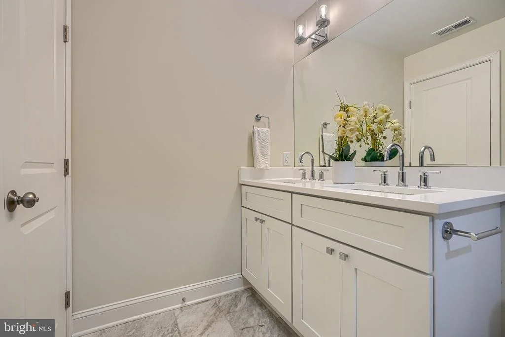 Photo of 11305 MAPLEVIEW DRIVE