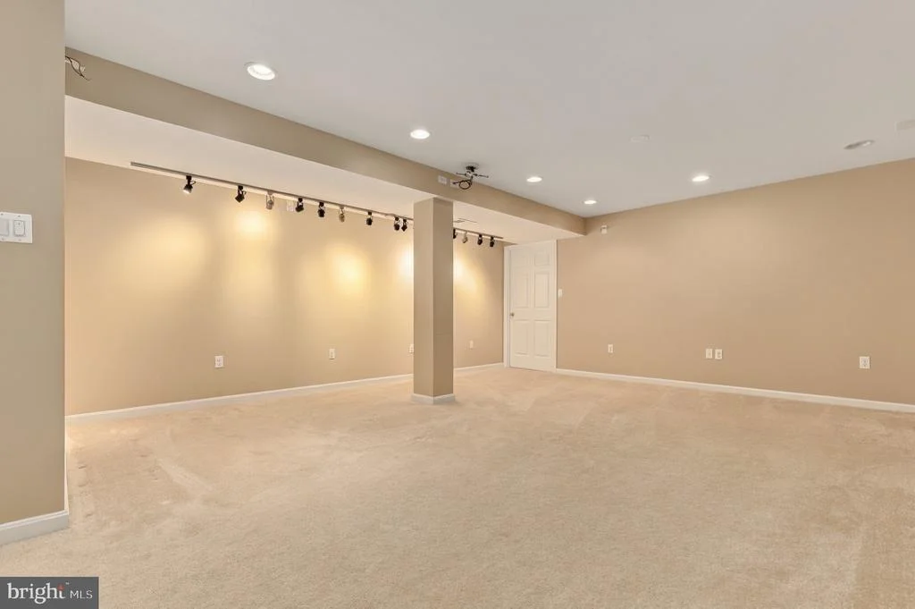 Photo of 6152 MONTGOMERY ROAD
