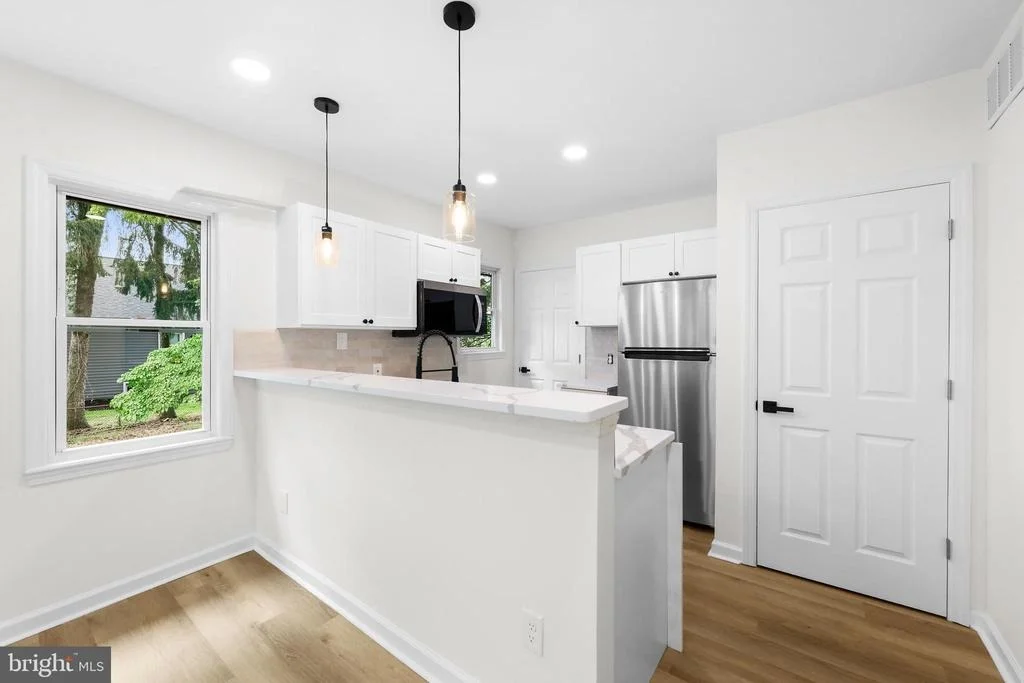 Photo of 865 N READ AVENUE