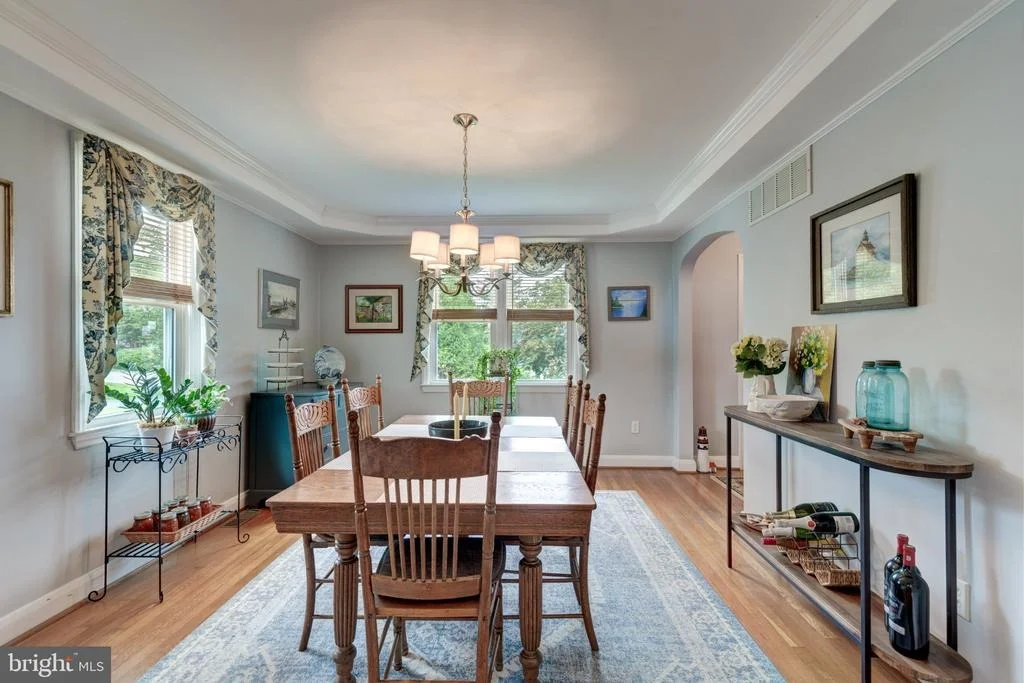 Photo of 701 LONGVIEW AVENUE