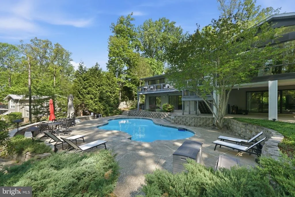 Photo of 15130 SPRINGFIELD ROAD