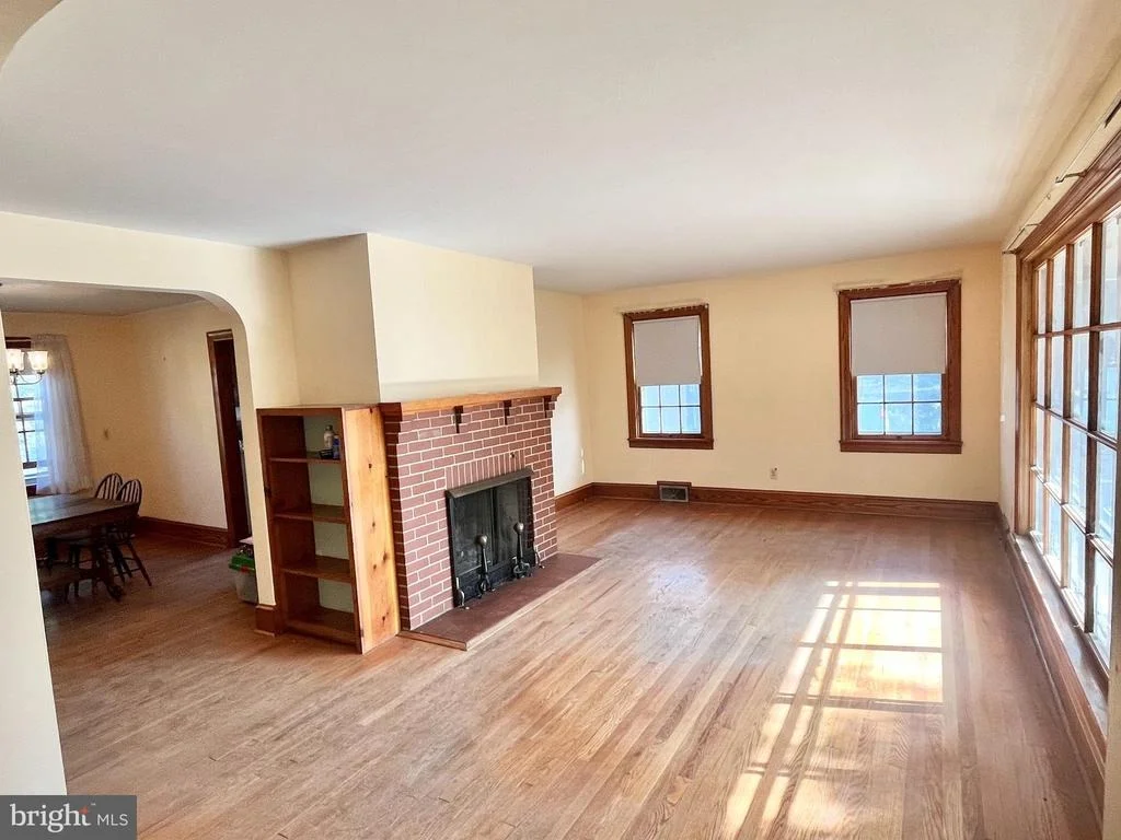 Photo of 1635 SHOOKSTOWN ROAD