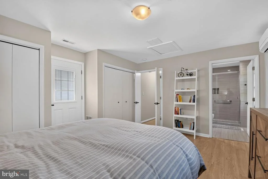 Photo of 9 RICHVIEW COURT