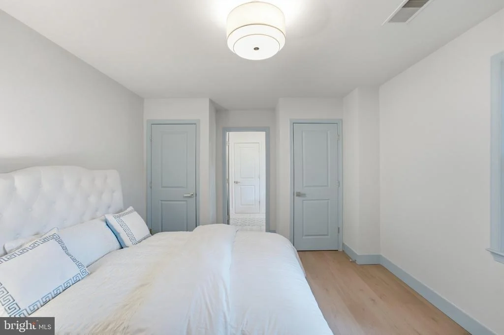 Photo of 5032 KING DAVID BOULEVARD