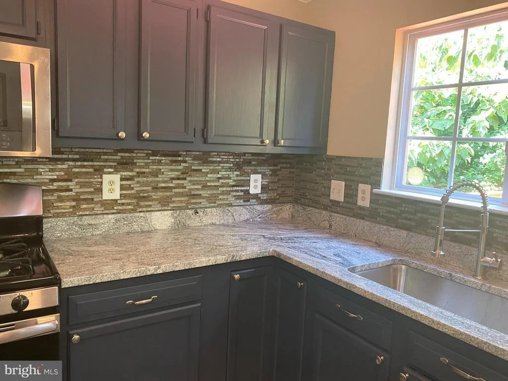 Photo of 5442 SIR DOUGLAS DRIVE