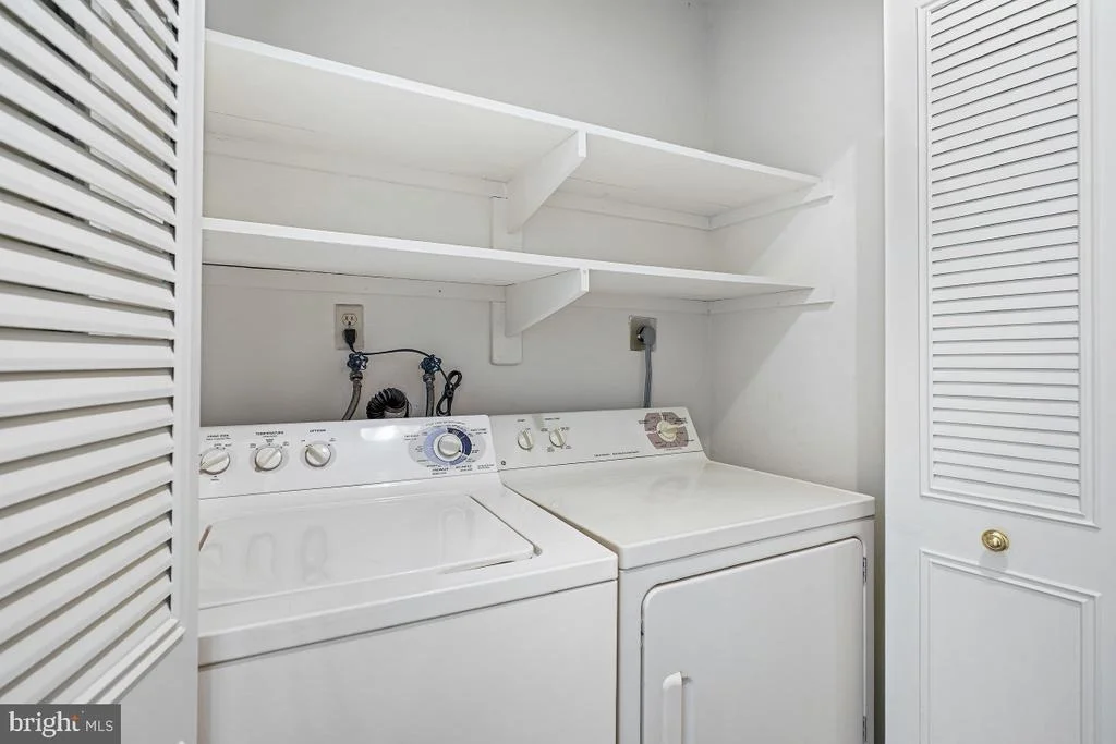 Photo of Unit 682A at 3320 GLENEAGLES DRIVE