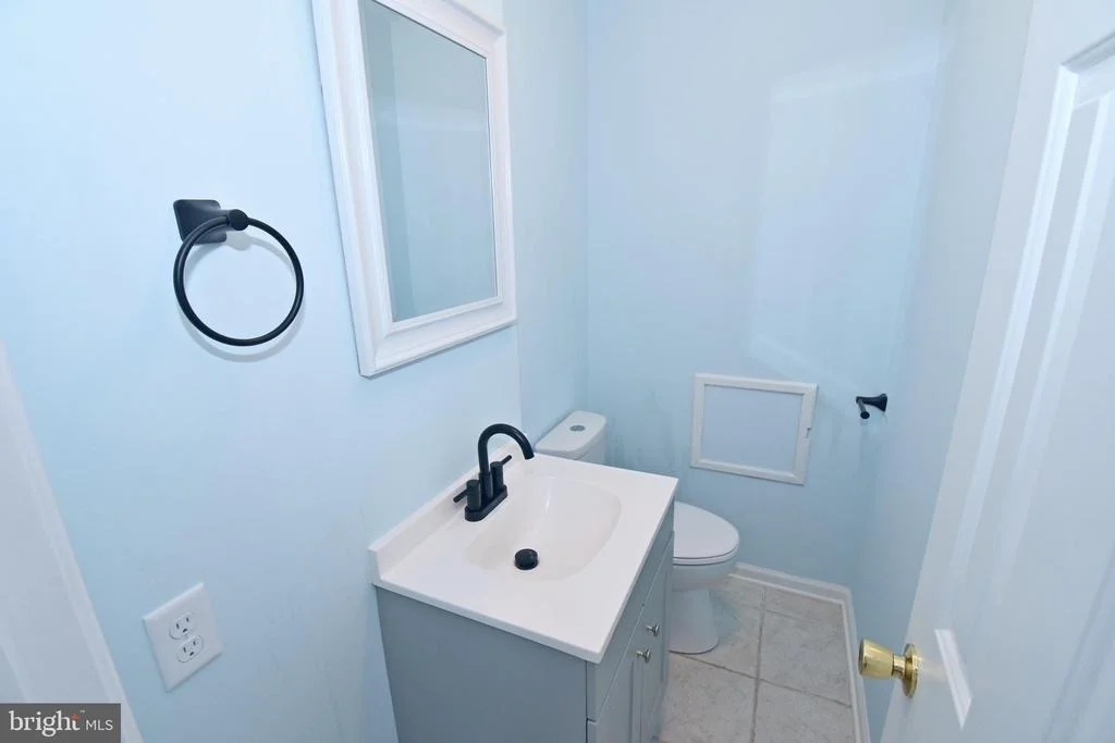 Photo of 4011 GROSSE POINT DRIVE