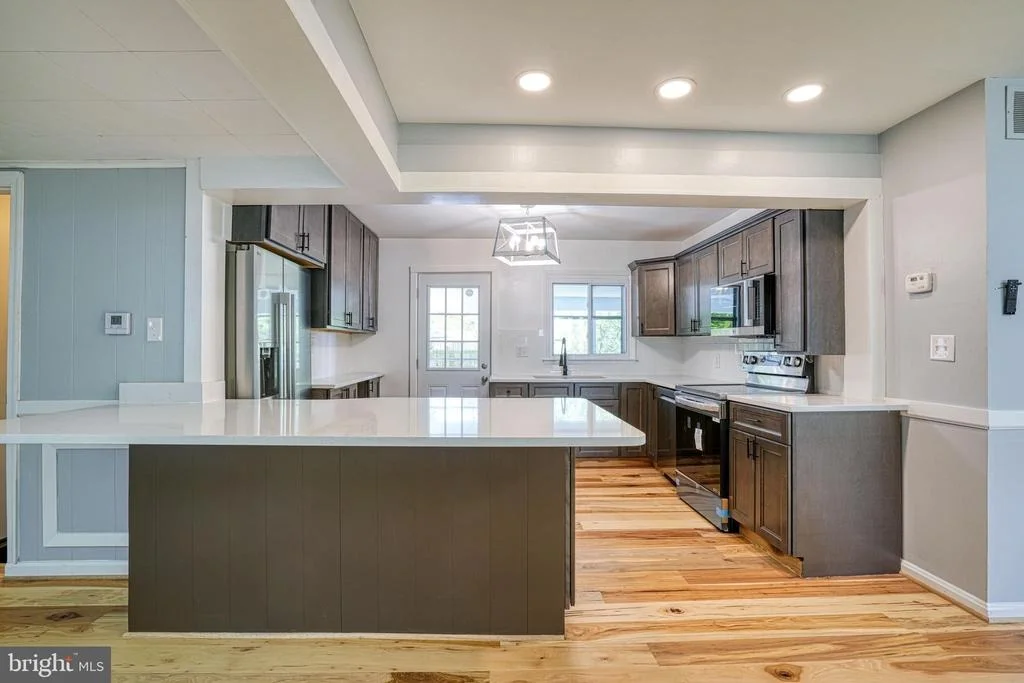 Photo of 10 BAY VIEW AVENUE