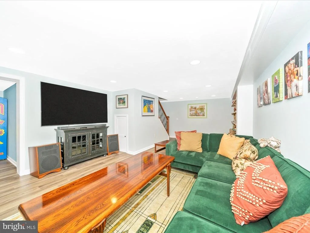 Photo of 903 MERCER PLACE