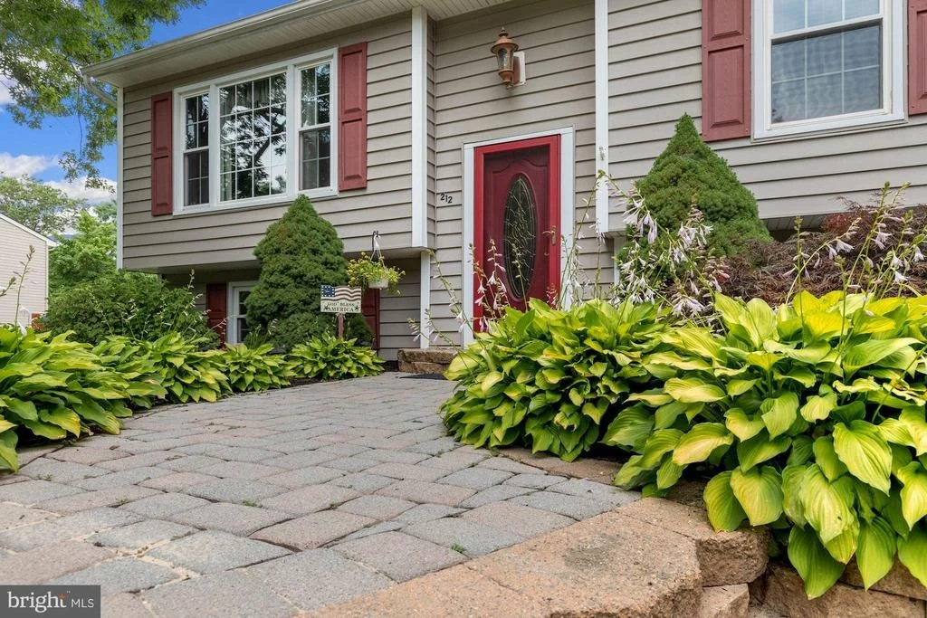 Photo of 212 WELDON ROAD