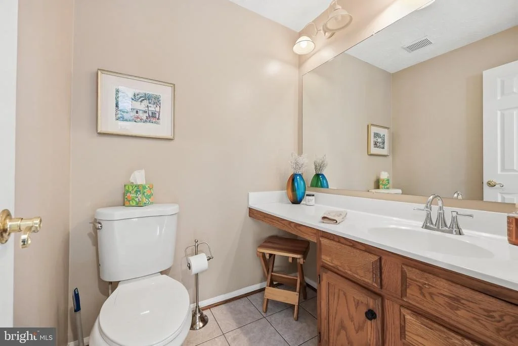 Photo of 6913 SOVEREIGN PLACE